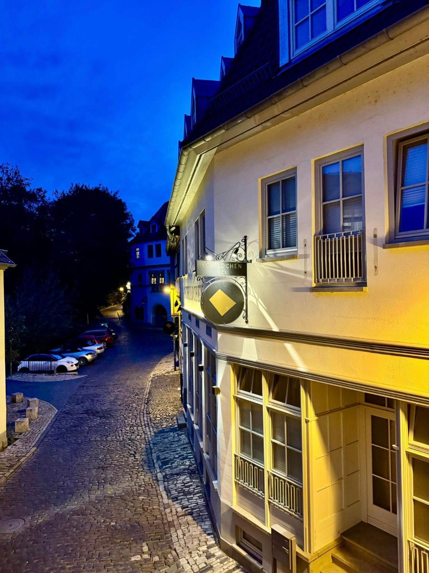 Ferienwohnung Schildblick Modernes Apartment Direkt In Der Altstadt Von Erfurt Nahe Der Kraemerbruecke - Beste Innenstadtlage エクステリア 写真