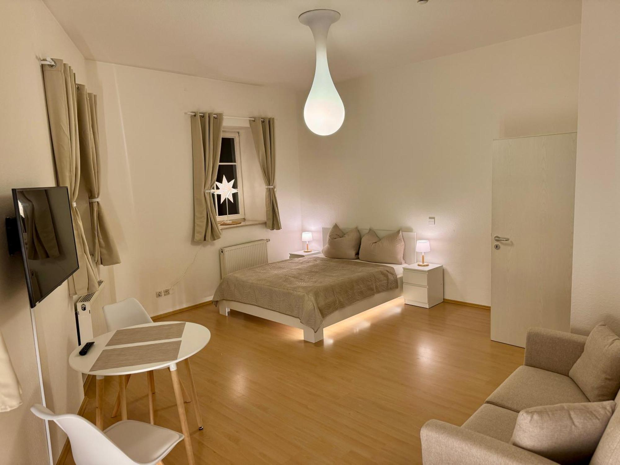 Ferienwohnung Schildblick Modernes Apartment Direkt In Der Altstadt Von Erfurt Nahe Der Kraemerbruecke - Beste Innenstadtlage エクステリア 写真