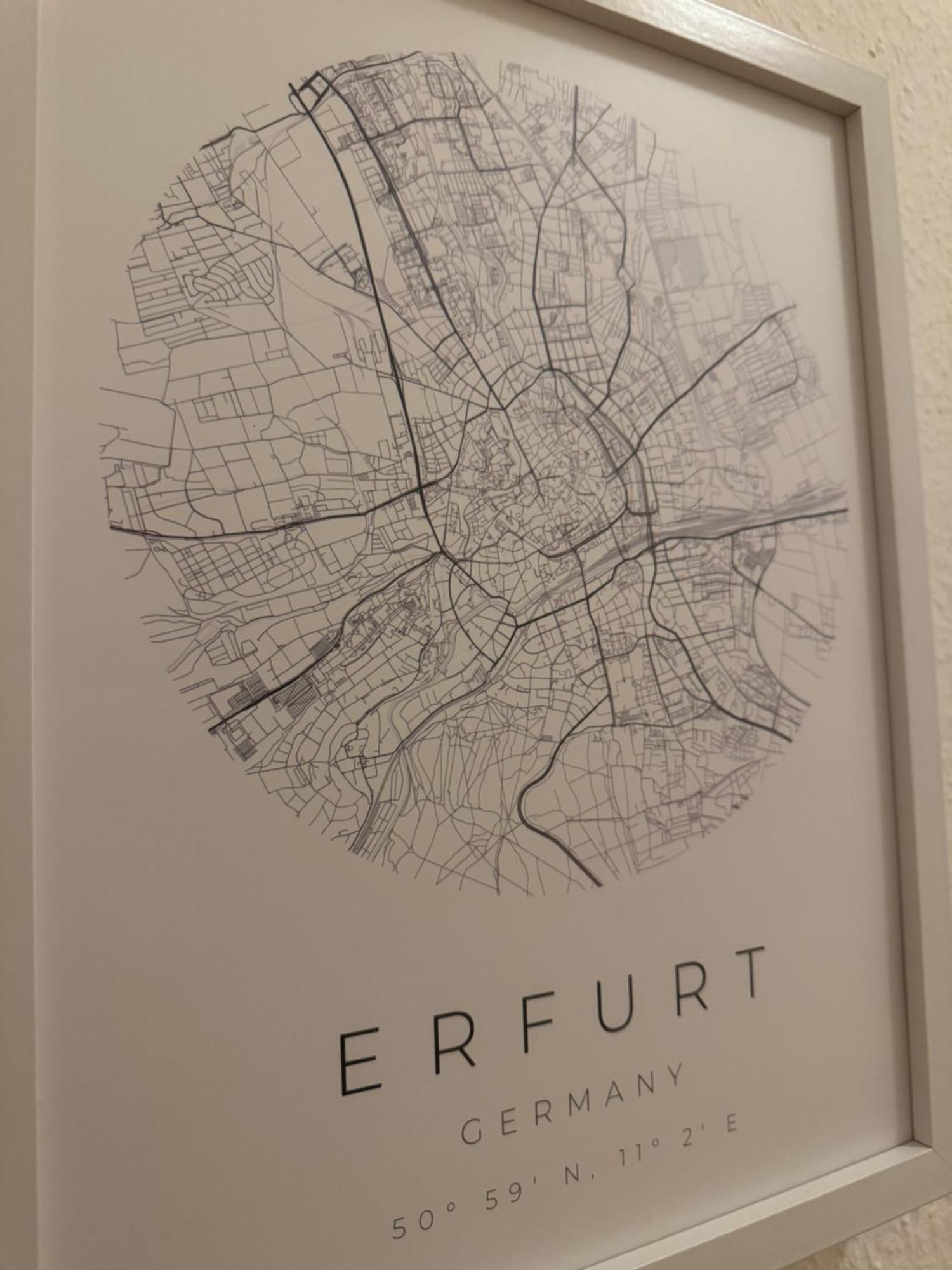 Ferienwohnung Schildblick Modernes Apartment Direkt In Der Altstadt Von Erfurt Nahe Der Kraemerbruecke - Beste Innenstadtlage エクステリア 写真